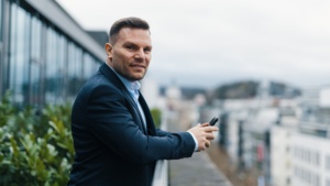 Sichtbar bleiben im KI-Zeitalter: Wie Praxen und Schönheitskliniken von ChatGPT & Google-KI gefunden werden